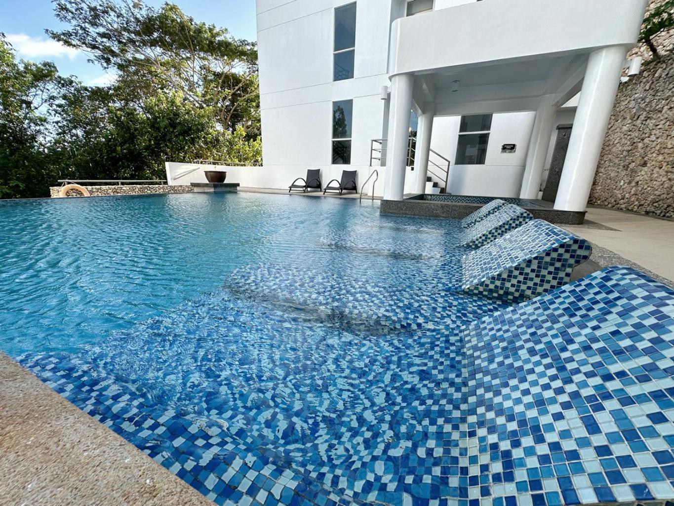 Coral Edge @ Boracay Newcoast * Yapak